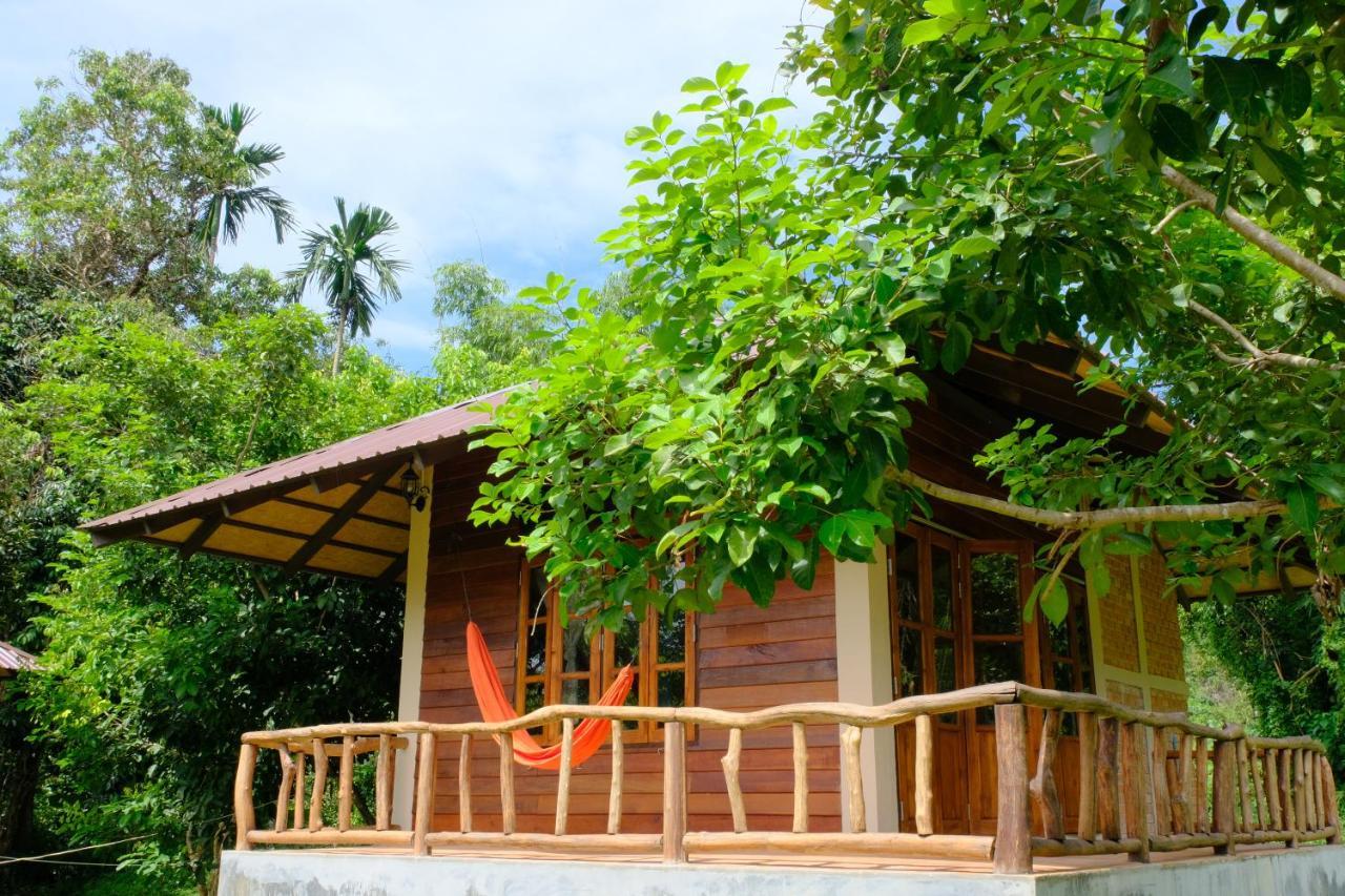 Monkey Mansion Jungalows&Tours Khao Sok National Park Exterior foto