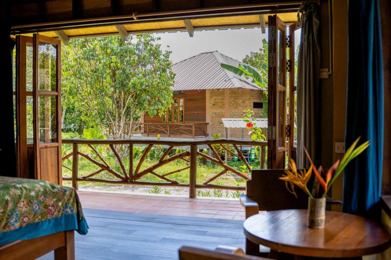 Monkey Mansion Jungalows&Tours Khao Sok National Park Exterior foto