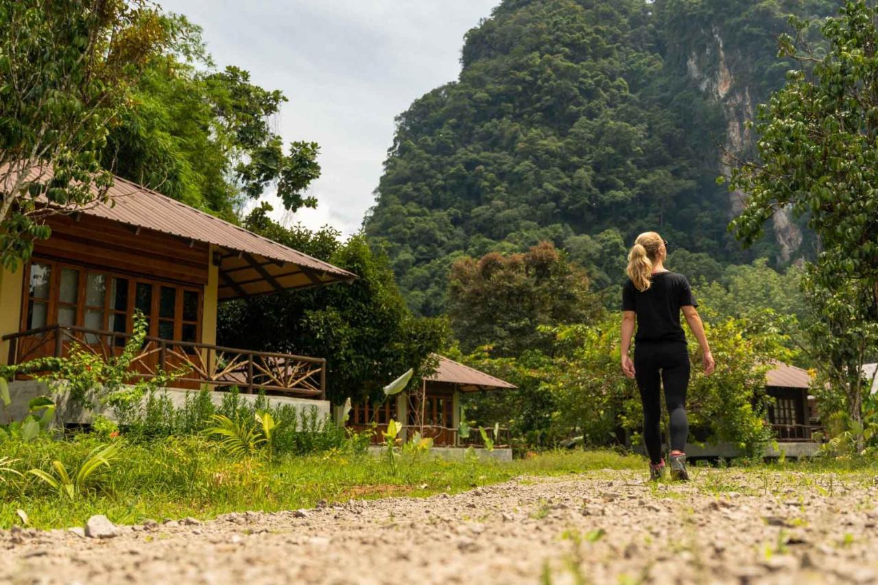 Monkey Mansion Jungalows&Tours Khao Sok National Park Exterior foto