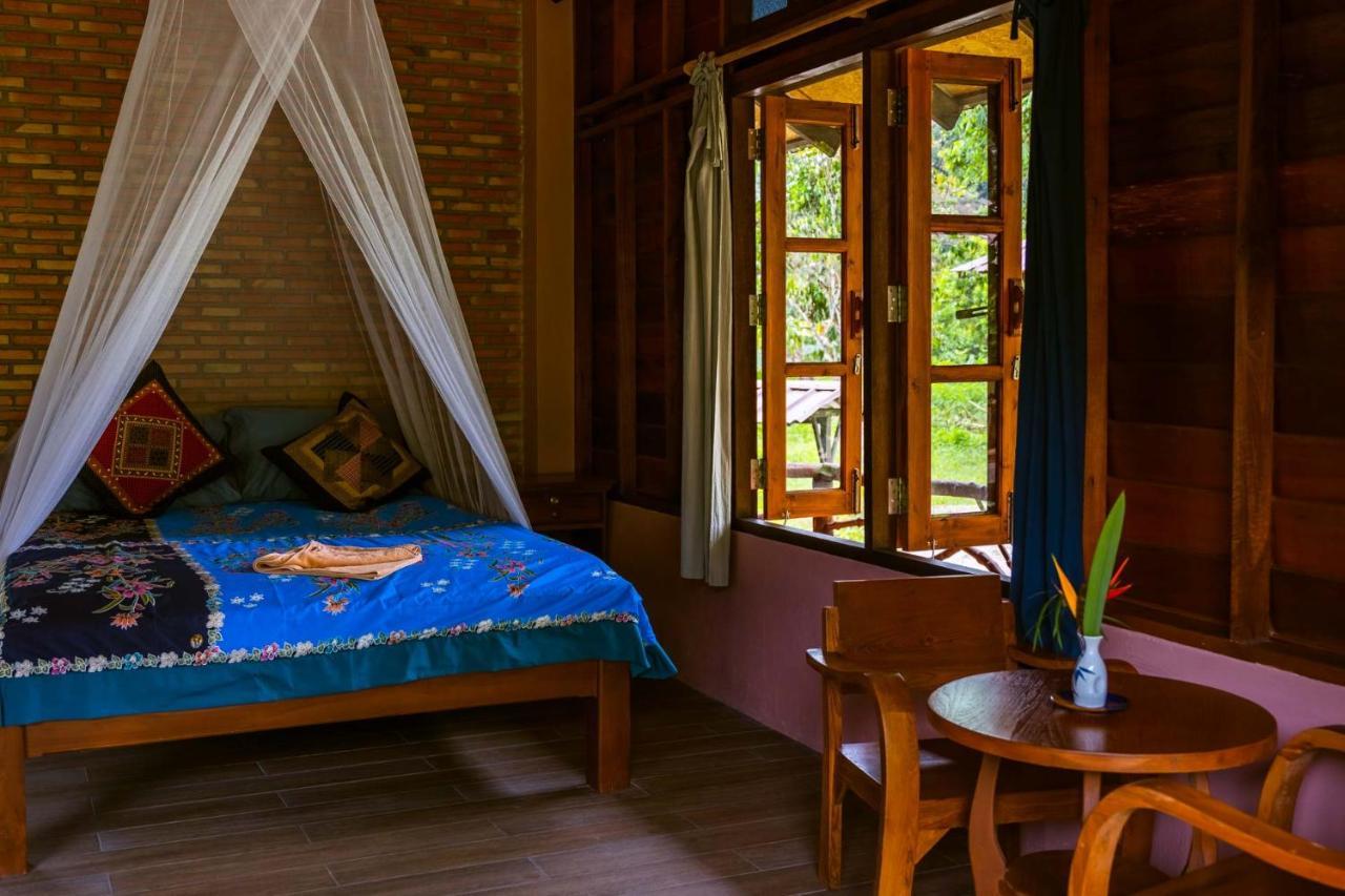 Monkey Mansion Jungalows&Tours Khao Sok National Park Exterior foto