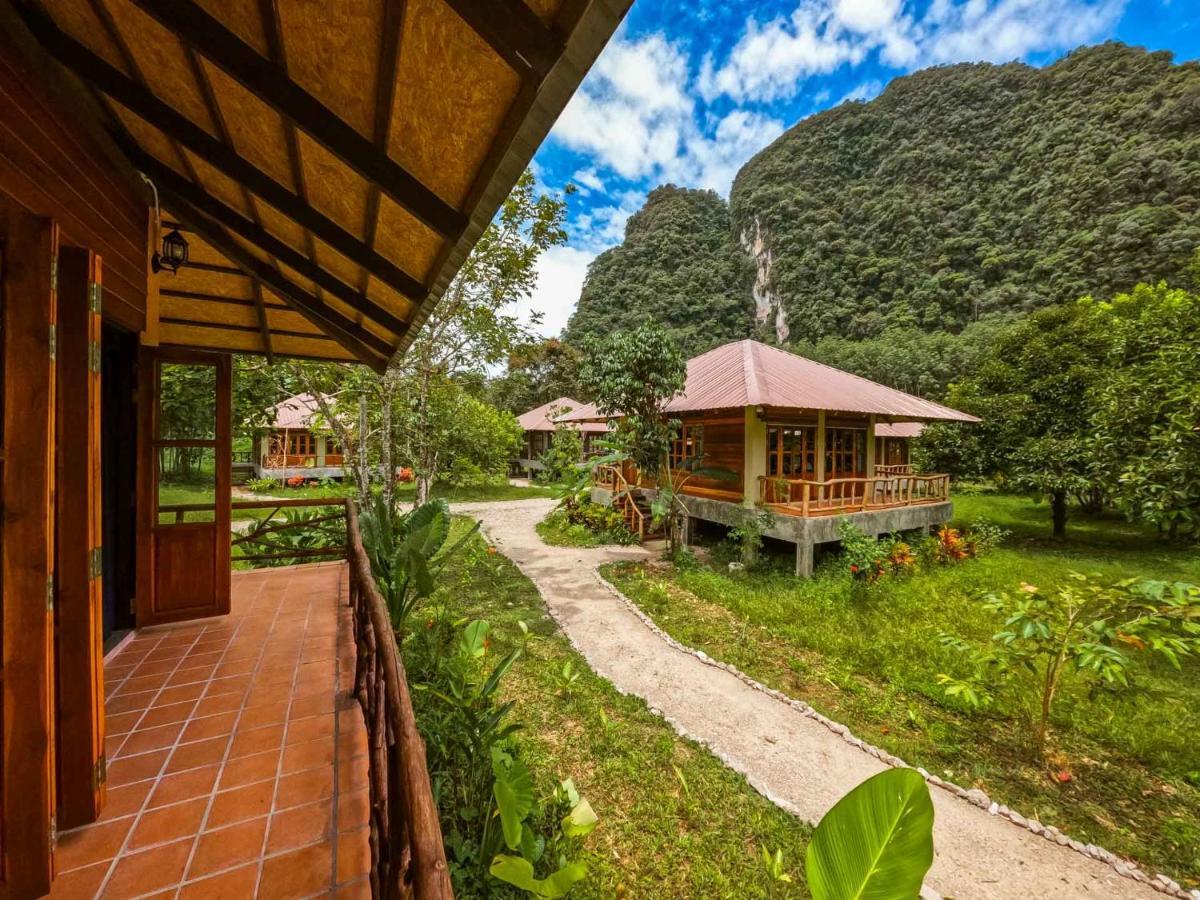 Monkey Mansion Jungalows&Tours Khao Sok National Park Exterior foto