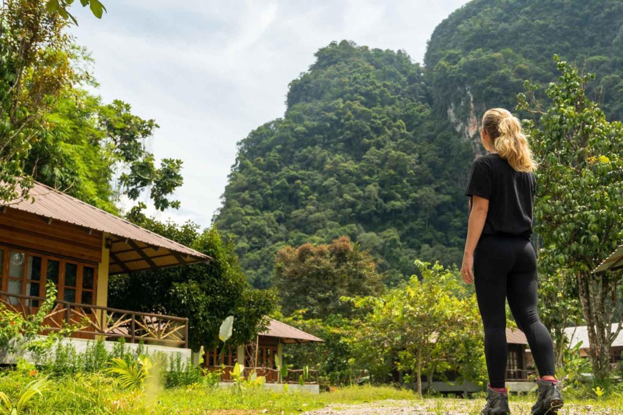 Monkey Mansion Jungalows&Tours Khao Sok National Park Exterior foto