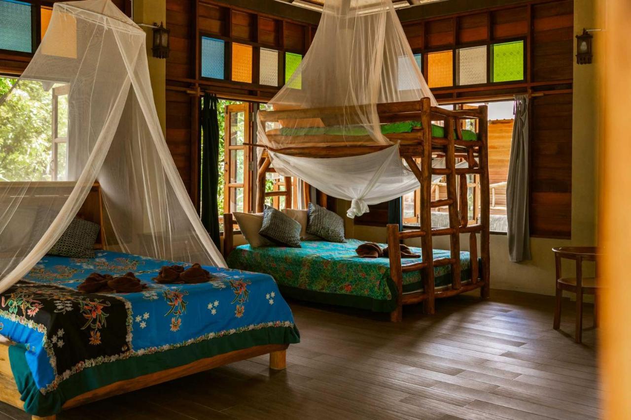 Monkey Mansion Jungalows&Tours Khao Sok National Park Exterior foto