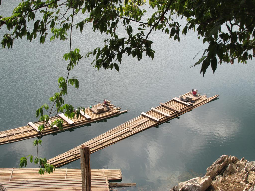Monkey Mansion Jungalows&Tours Khao Sok National Park Exterior foto